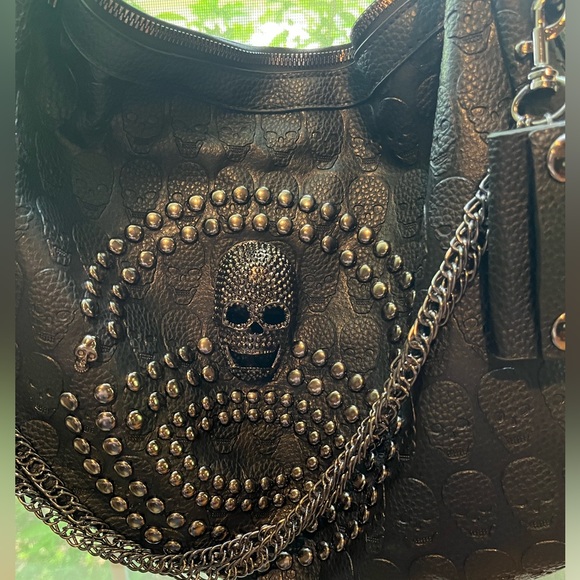 NWT Skull and Punk Rivet Bling Faux Leather Shoulder Style Tote Bag w/ Chains - Picture 7 of 16